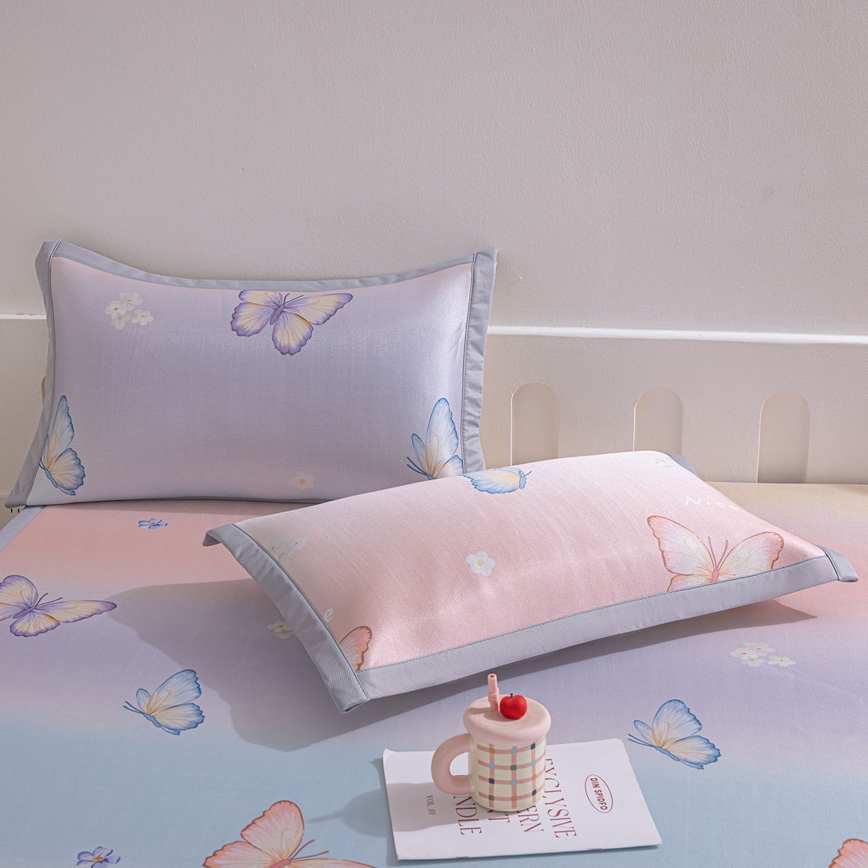 91家纺网 家纺一手货源 找家纺 小萌虎 2026新款碳光冰丝席平铺款床席款 七彩蝴蝶