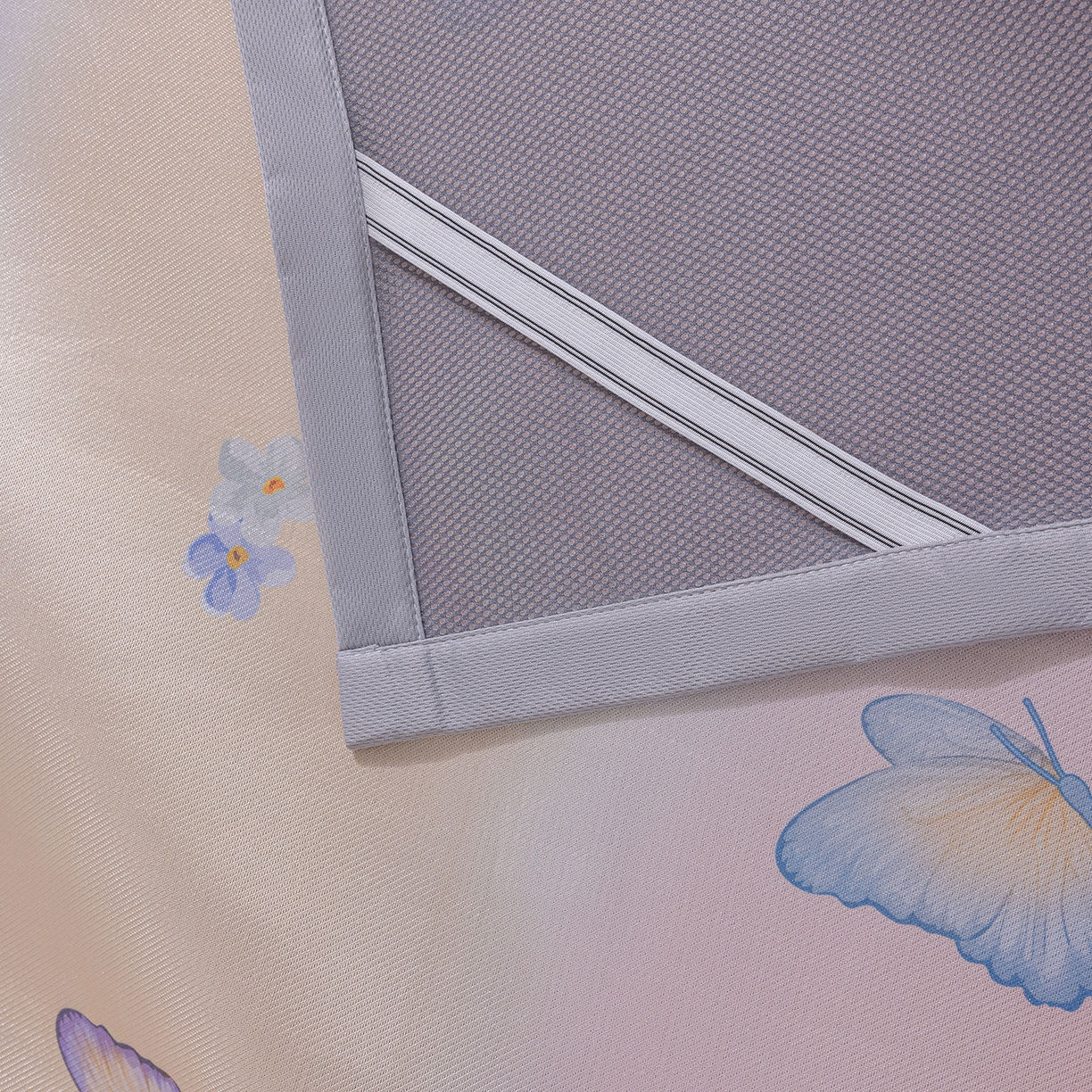 91家纺网 家纺一手货源 找家纺 小萌虎 2026新款碳光冰丝席平铺款床席款 七彩蝴蝶