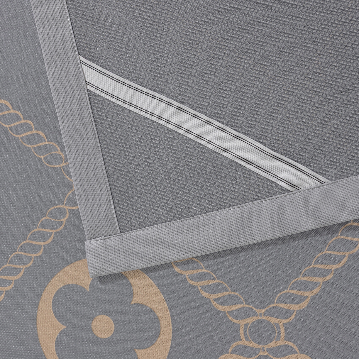 91家纺网 家纺一手货源 找家纺 小萌虎 2026新款碳光冰丝席平铺款床席款 四叶草