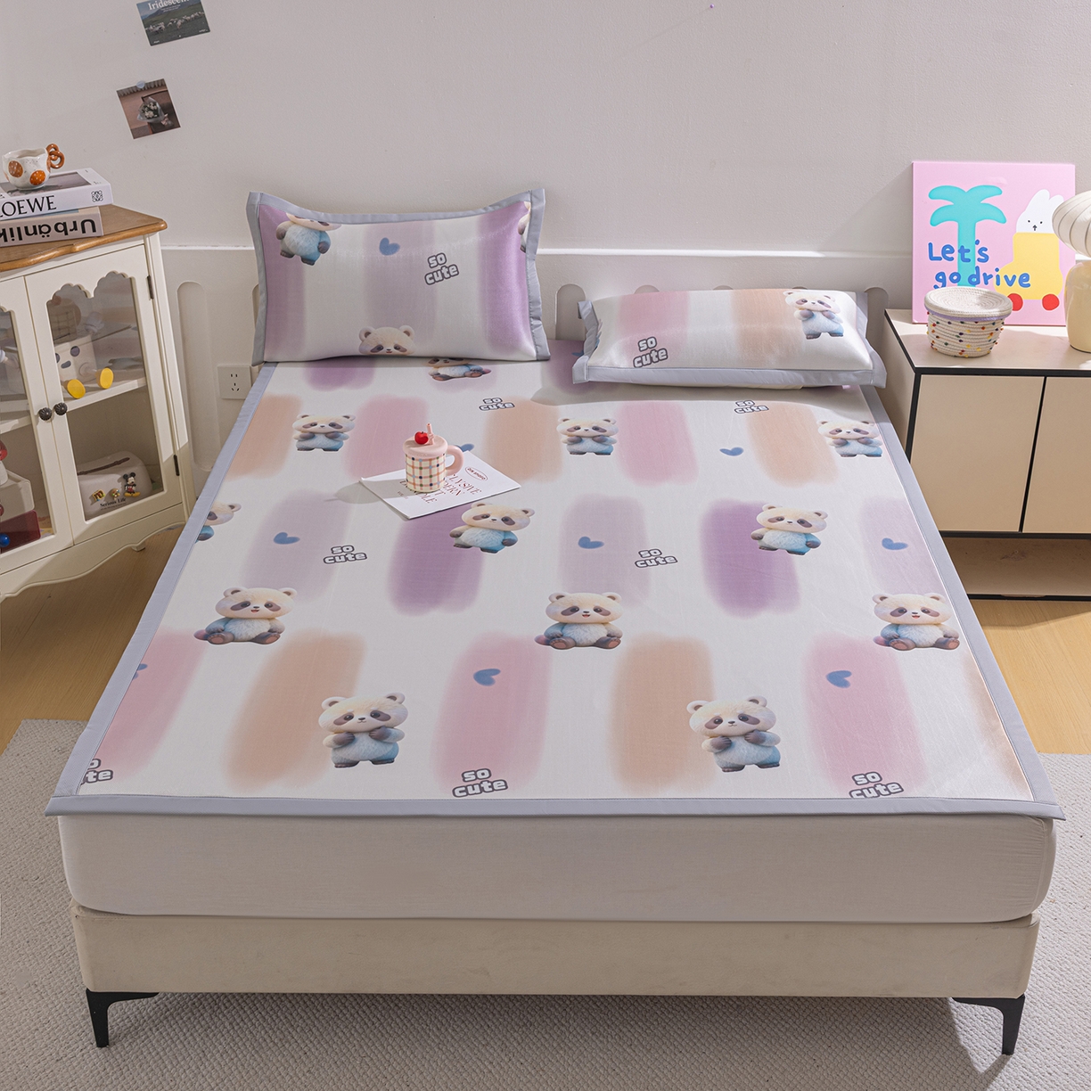 91家纺网 家纺一手货源 找家纺 小萌虎 2026新款碳光冰丝席平铺款床席款 小熊猫