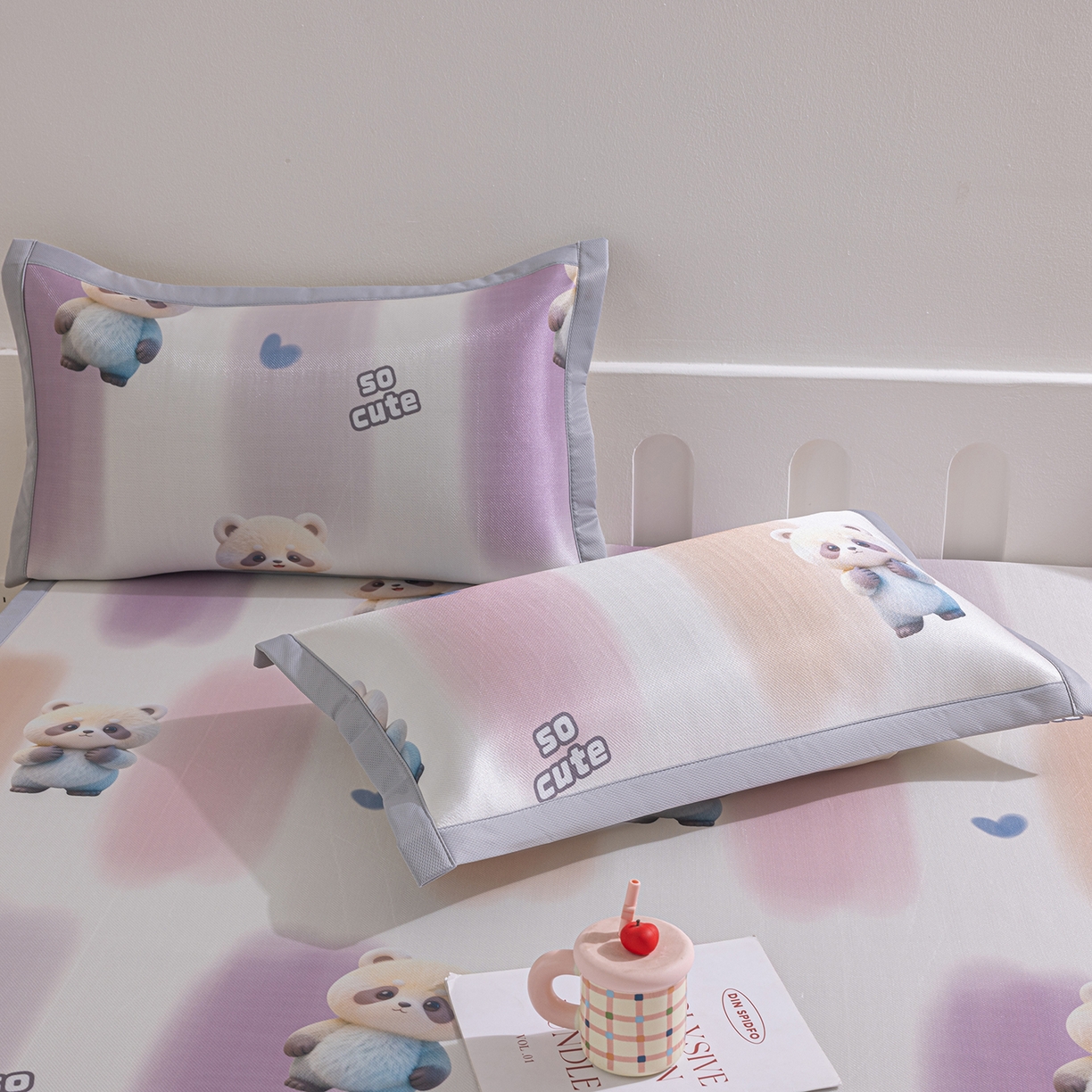 91家纺网 家纺一手货源 找家纺 小萌虎 2026新款碳光冰丝席平铺款床席款 小熊猫