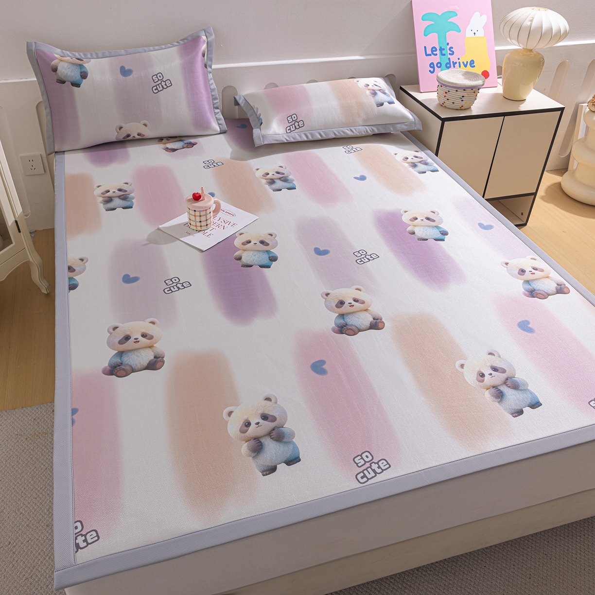 91家纺网 家纺一手货源 找家纺 小萌虎 2026新款碳光冰丝席平铺款床席款 小熊猫