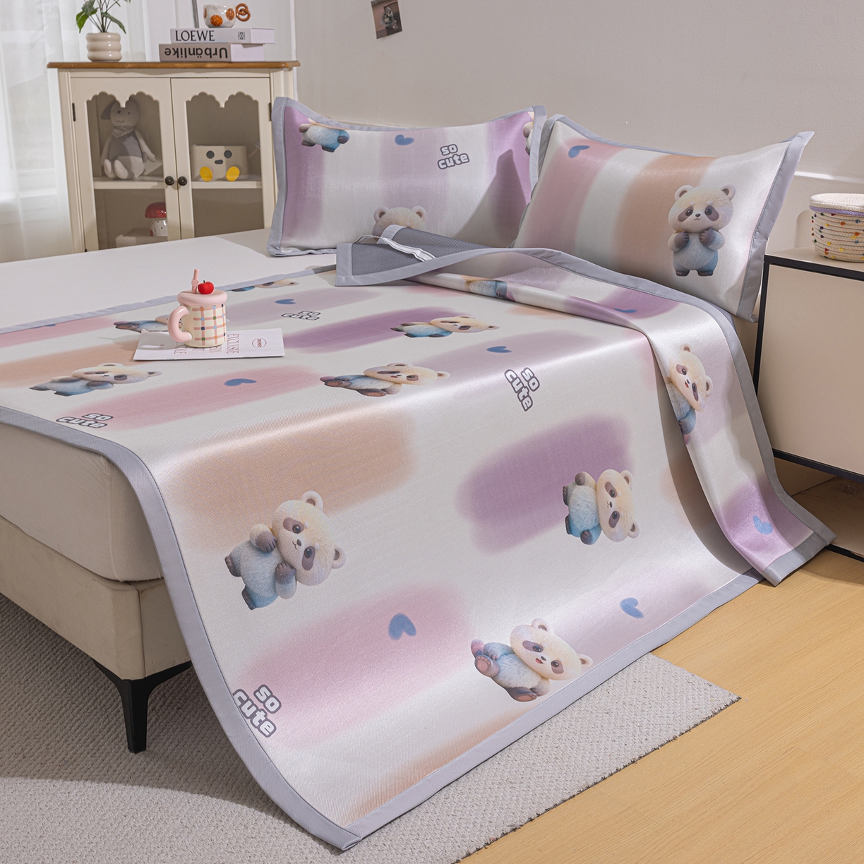 91家纺网 家纺一手货源 找家纺 小萌虎 2026新款碳光冰丝席平铺款床席款 小熊猫