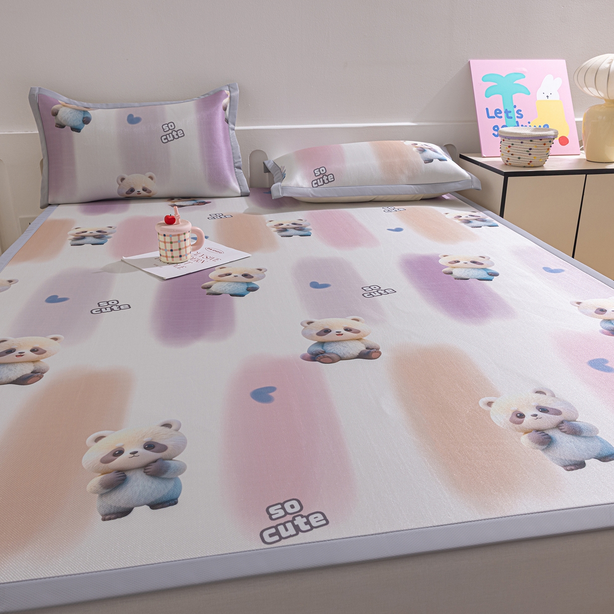 91家纺网 家纺一手货源 找家纺 小萌虎 2026新款碳光冰丝席平铺款床席款 小熊猫