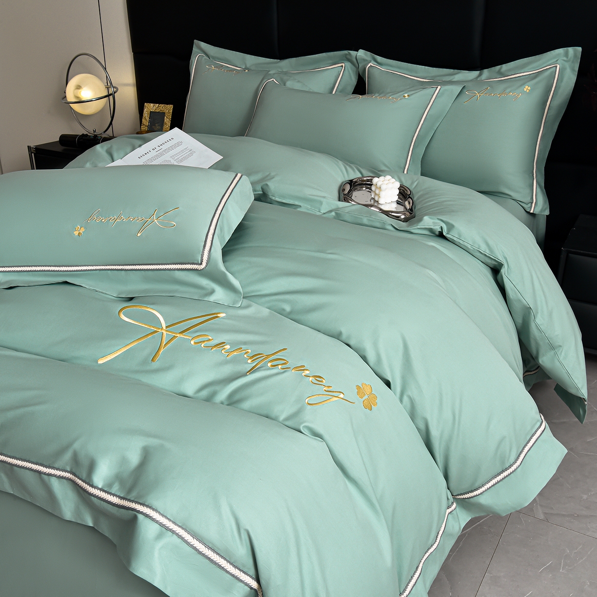 91家纺网 家纺一手货源 找家纺 湘雪家居 2026新款长绒棉高支高密纯棉刺绣四件套-幕镜款 幕镜-莱因绿