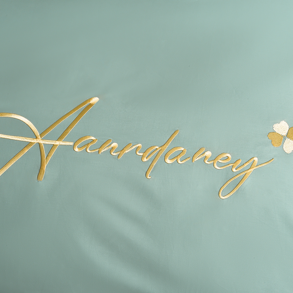 91家纺网 家纺一手货源 找家纺 湘雪家居 2026新款长绒棉高支高密纯棉刺绣四件套-幕镜款 幕镜-莱因绿