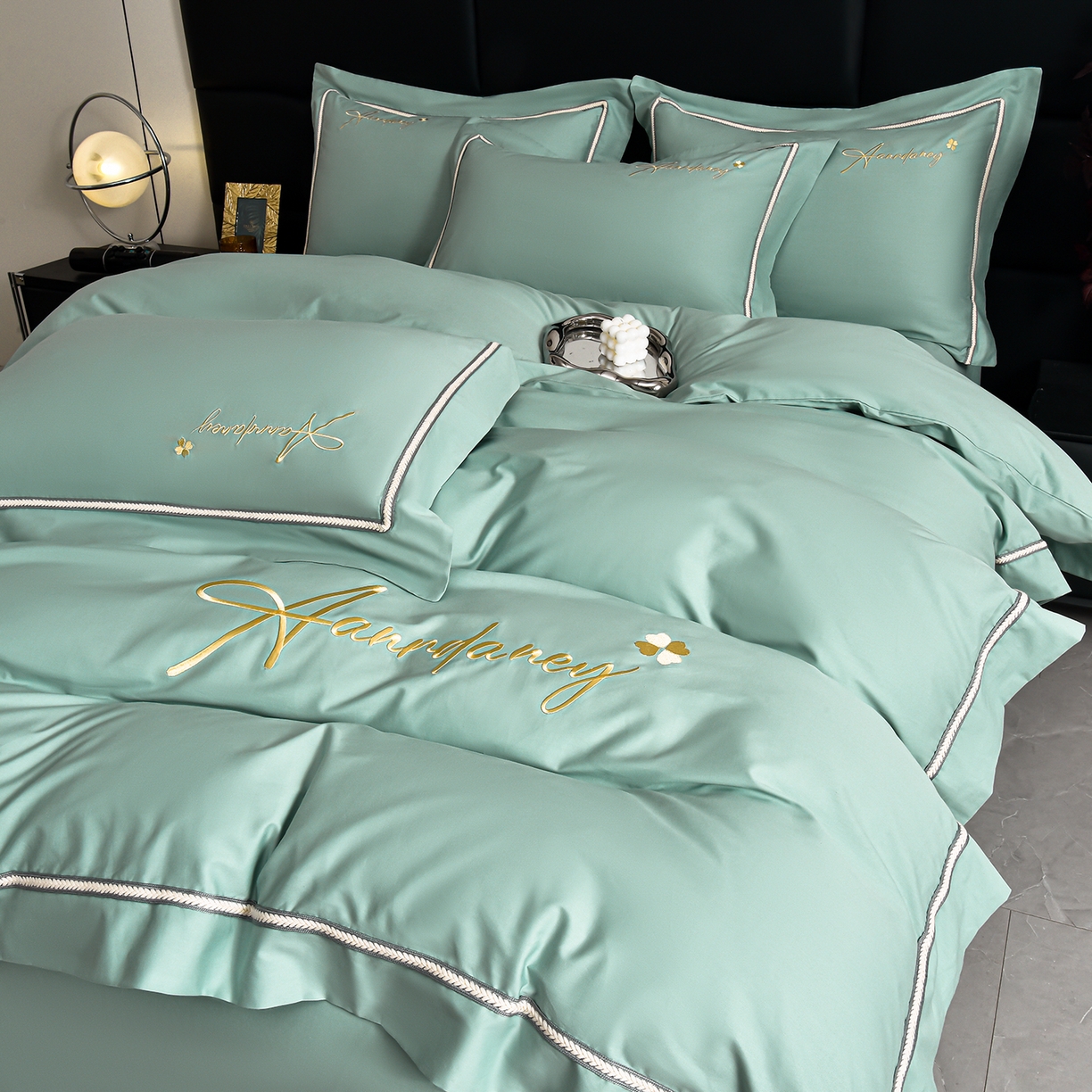 91家纺网 家纺一手货源 找家纺 湘雪家居 2026新款长绒棉高支高密纯棉刺绣四件套-幕镜款 幕镜-莱因绿