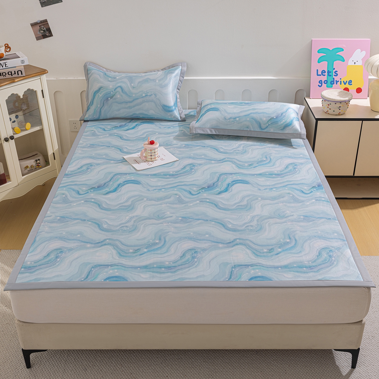 91家纺网 家纺一手货源 找家纺 小萌虎 2026新款碳光冰丝席平铺款床席款 星空