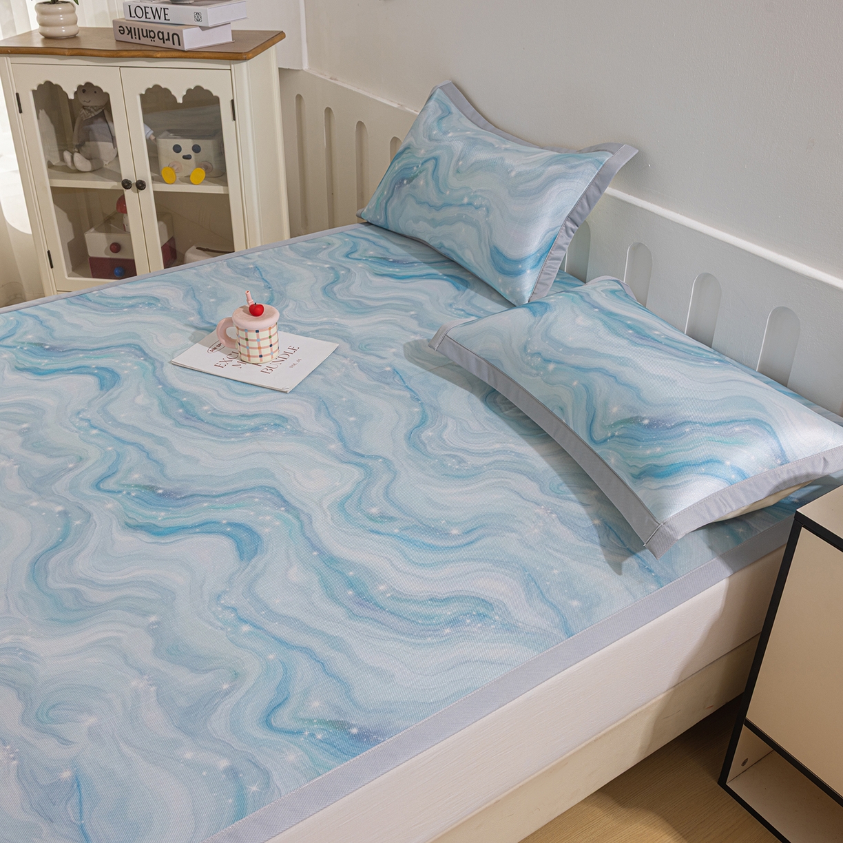 91家纺网 家纺一手货源 找家纺 小萌虎 2026新款碳光冰丝席平铺款床席款 星空