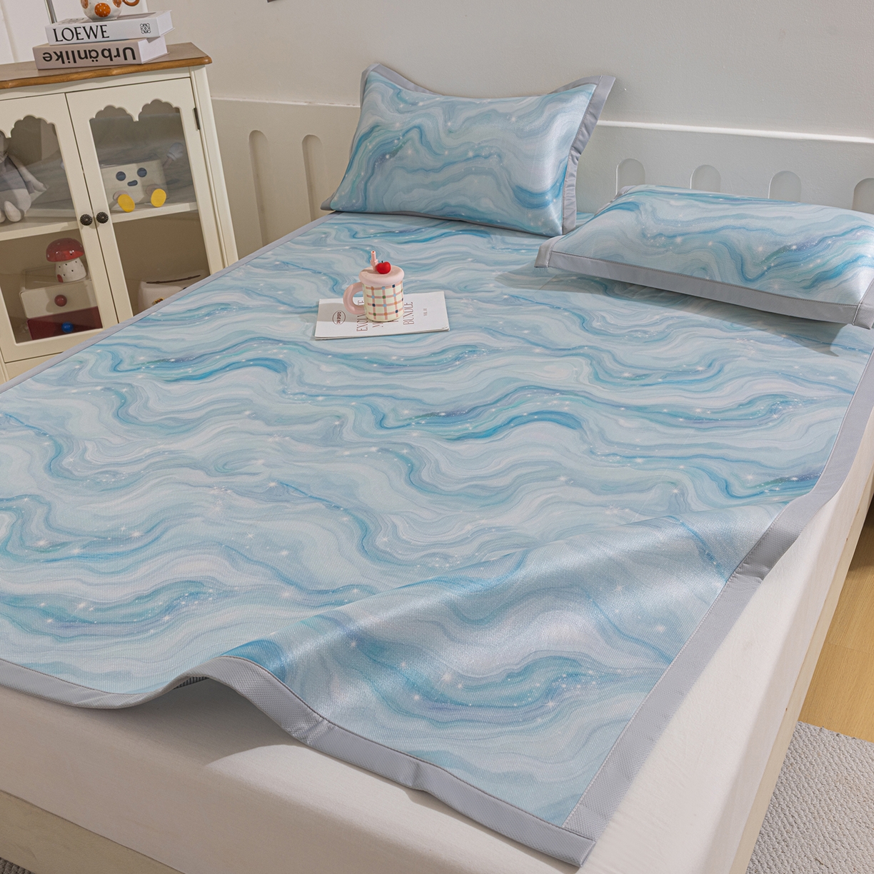 91家纺网 家纺一手货源 找家纺 小萌虎 2026新款碳光冰丝席平铺款床席款 星空