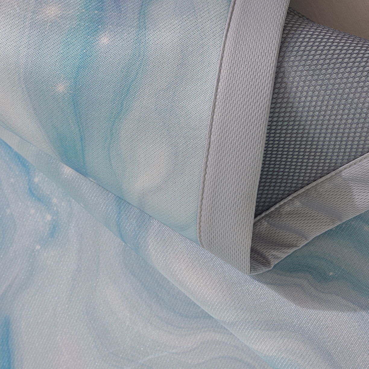 91家纺网 家纺一手货源 找家纺 小萌虎 2026新款碳光冰丝席平铺款床席款 星空