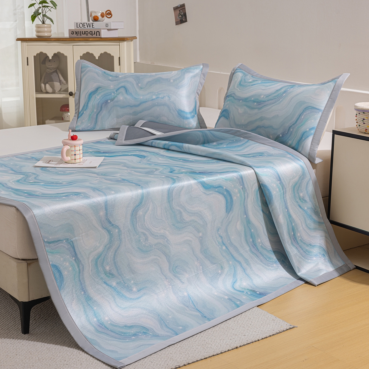 91家纺网 家纺一手货源 找家纺 小萌虎 2026新款碳光冰丝席平铺款床席款 星空