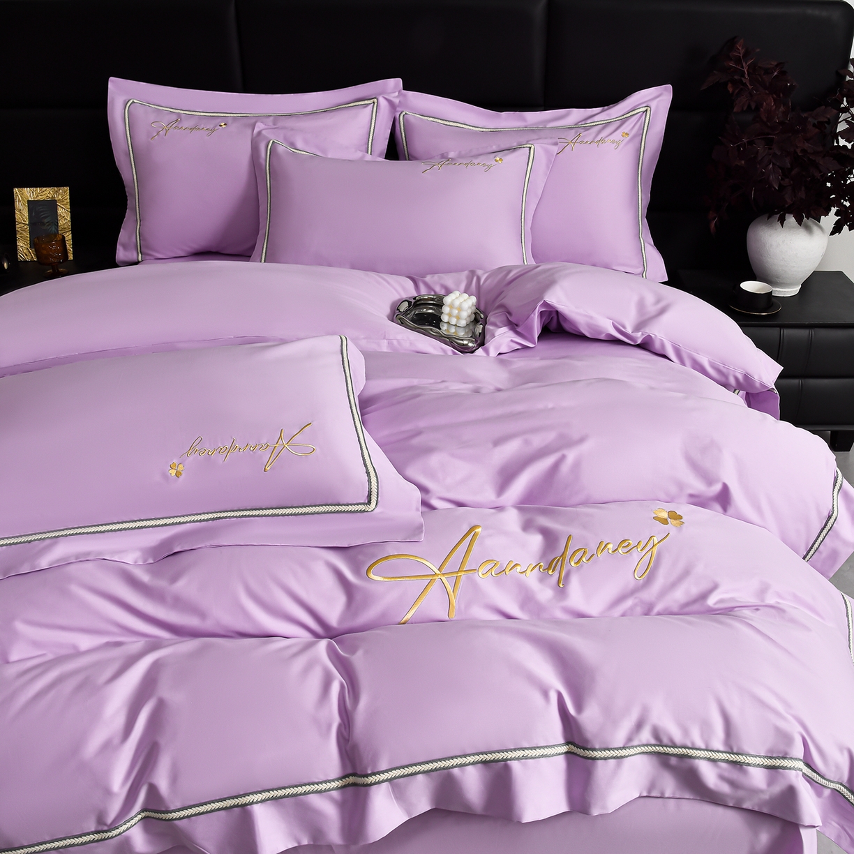 91家纺网 家纺一手货源 找家纺 湘雪家居 2026新款长绒棉高支高密纯棉刺绣四件套-幕镜款 幕镜-暮光紫