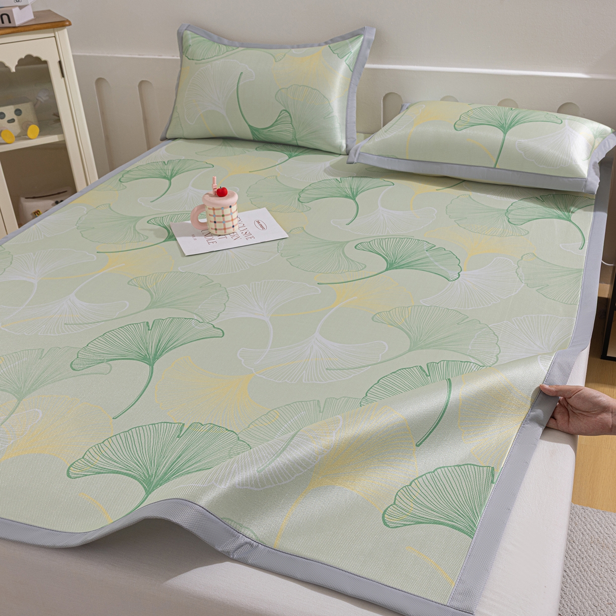 91家纺网 家纺一手货源 找家纺 小萌虎 2026新款碳光冰丝席平铺款床席款 银杏叶