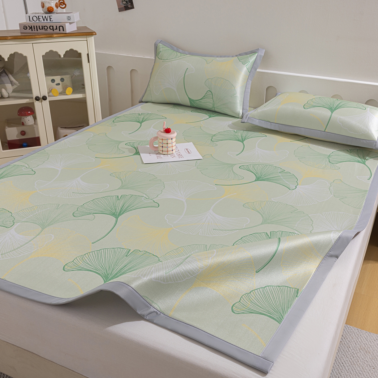 91家纺网 家纺一手货源 找家纺 小萌虎 2026新款碳光冰丝席平铺款床席款 银杏叶