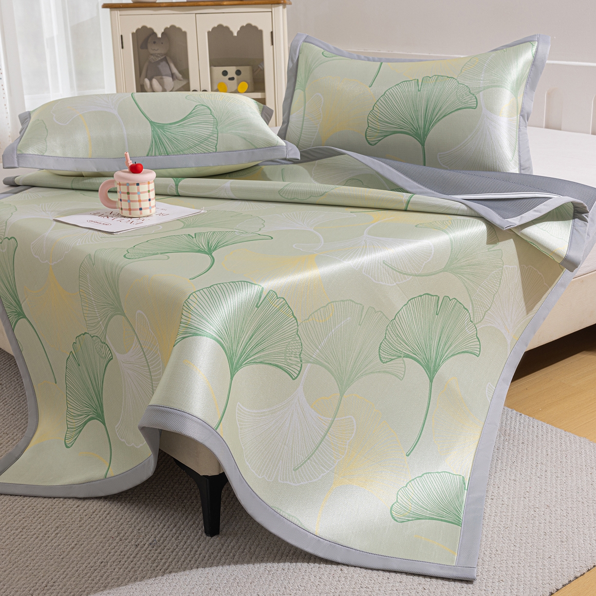 91家纺网 家纺一手货源 找家纺 小萌虎 2026新款碳光冰丝席平铺款床席款 银杏叶