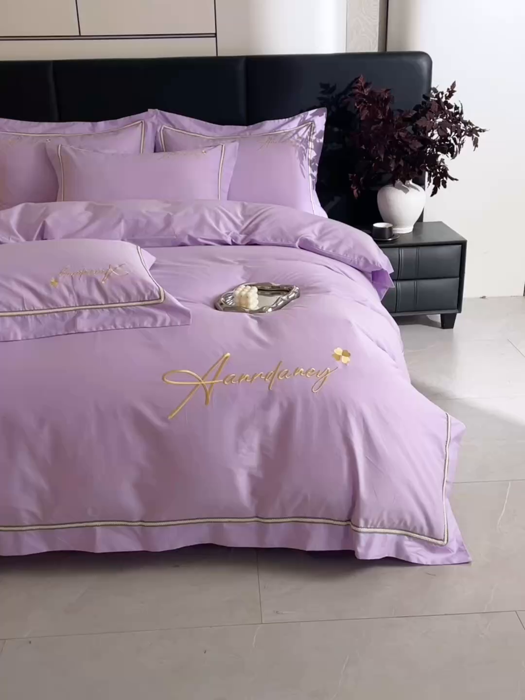 91家纺网 家纺一手货源 找家纺 湘雪家居 2026新款长绒棉高支高密纯棉刺绣四件套-幕镜款 幕镜-暮光紫