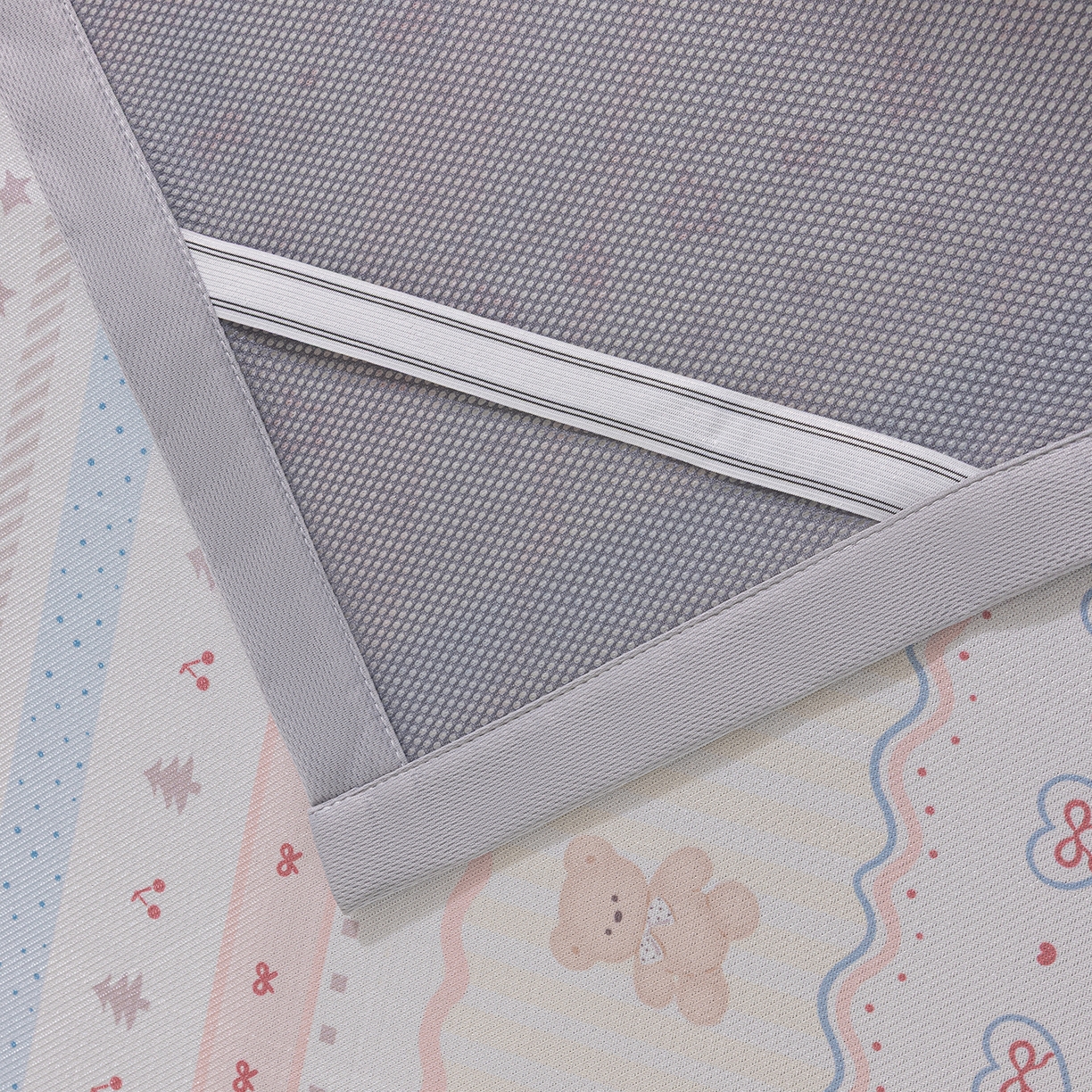 91家纺网 家纺一手货源 找家纺 小萌虎 2026新款碳光冰丝席平铺款床席款 樱桃小熊