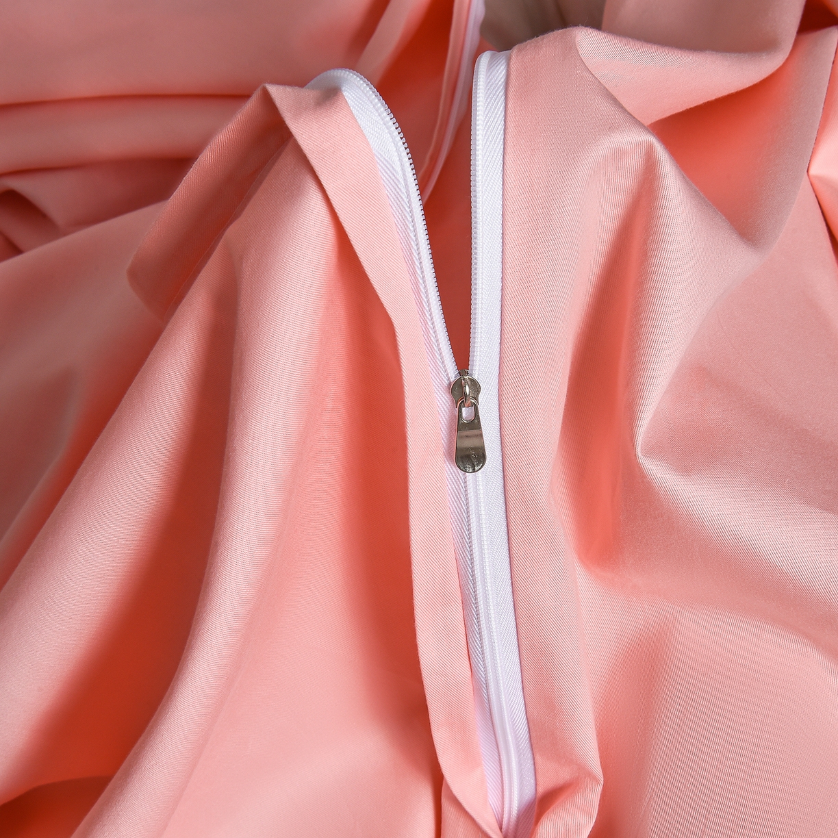 91家纺网 家纺一手货源 找家纺 湘雪家居 2026新款长绒棉高支高密纯棉刺绣四件套-幕镜款 幕镜-桃杏粉