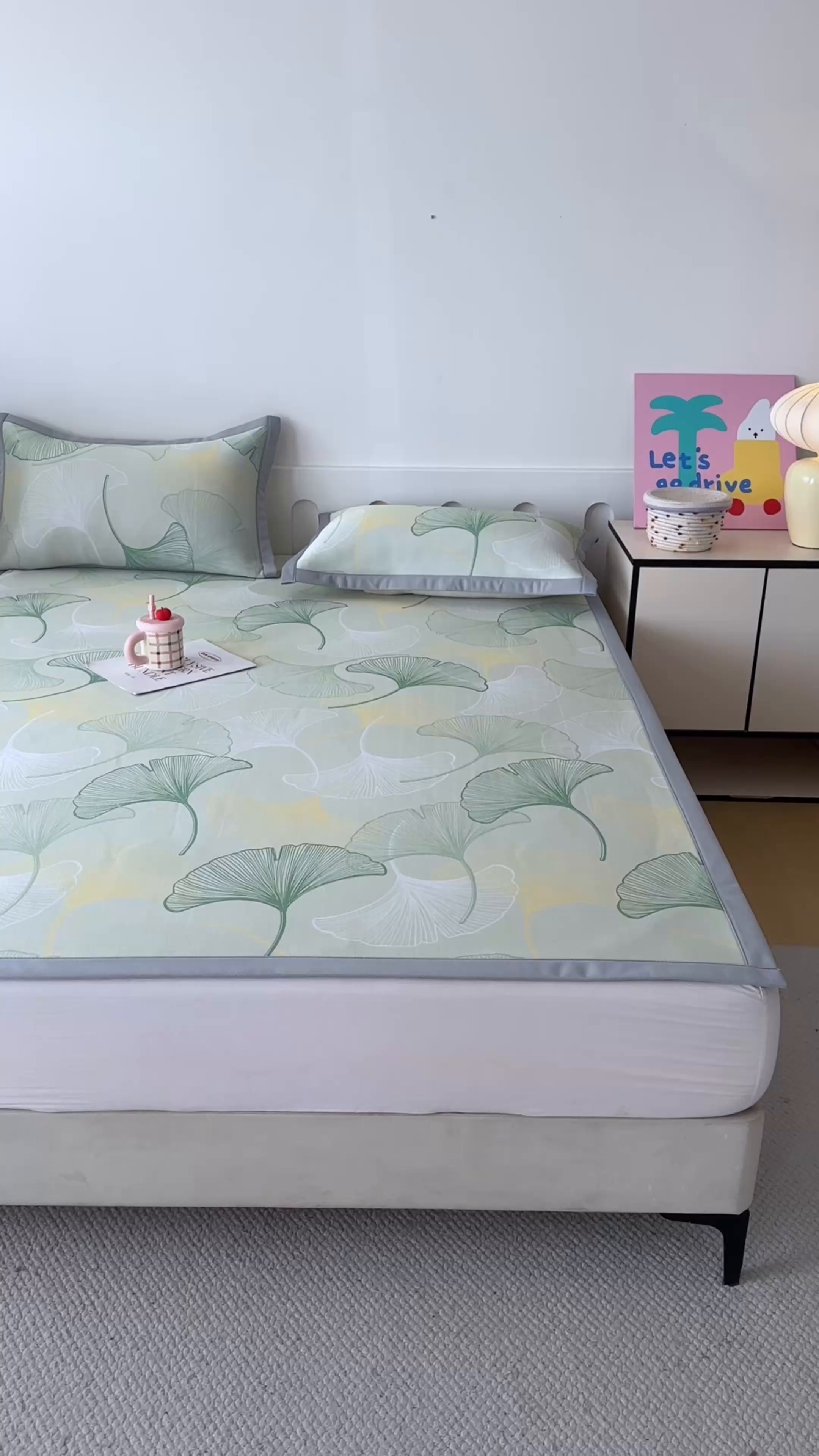 91家纺网 家纺一手货源 找家纺 小萌虎 2026新款碳光冰丝席平铺款床席款 银杏叶