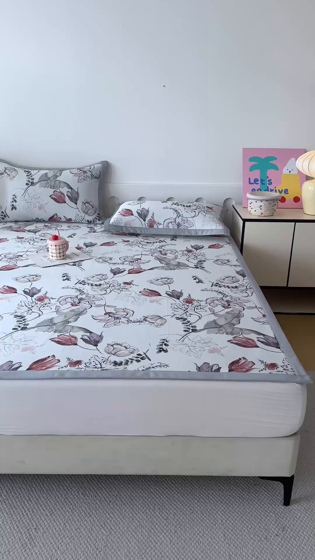 91家纺网 家纺一手货源 找家纺 小萌虎 2026新款碳光冰丝席平铺款床席款 密语