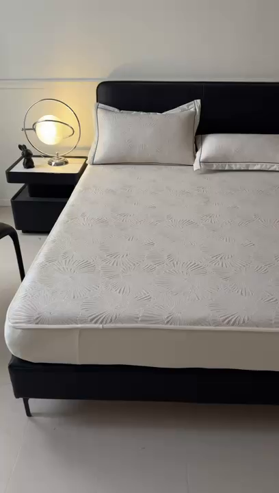 91家纺网 家纺一手货源 找家纺 （总）牵梦萦家纺 2026新款立体浮雕压花工艺凉感豆豆凉席-床笠款