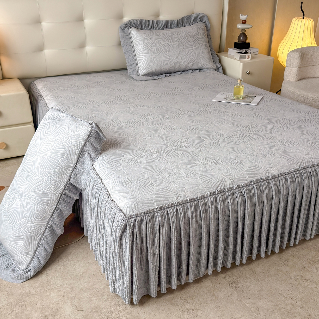 91家纺网 家纺一手货源 找家纺 （总）牵梦萦家纺 2026新款立体浮雕压花工艺凉感豆豆凉席-床裙款