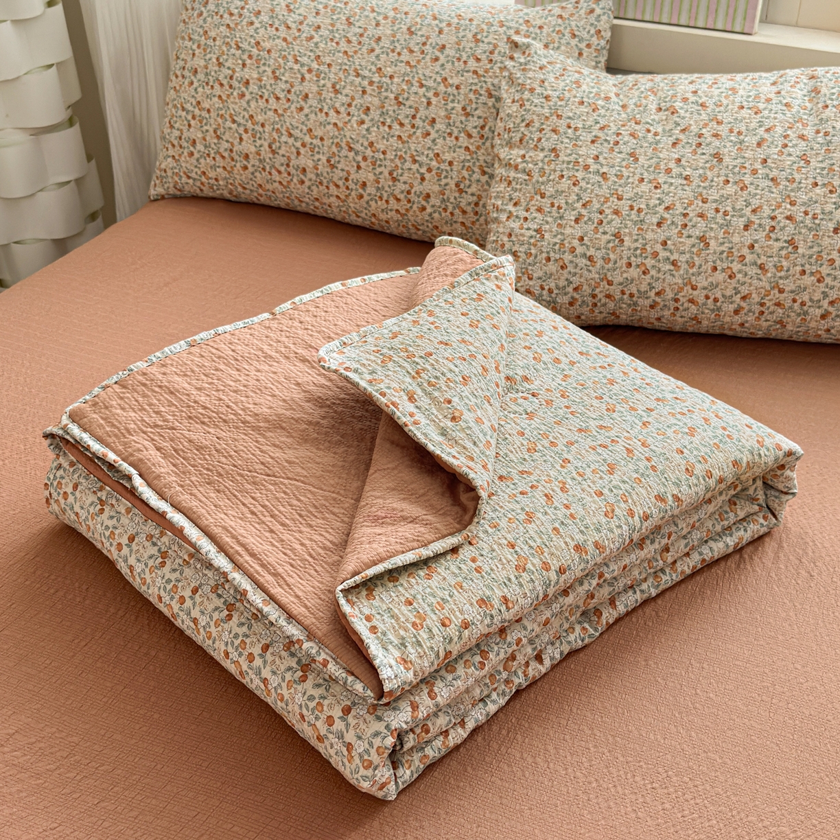 91家纺网 家纺一手货源 找家纺 （总）德比尔斯  2026新款泡芙棉夏被四件套包边款