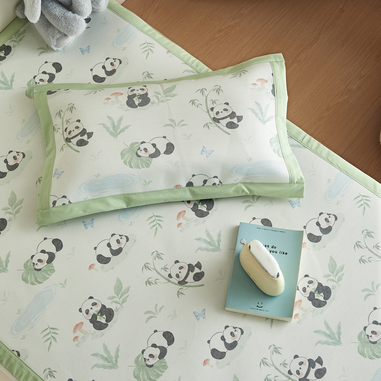 91家纺网 家纺一手货源 找家纺 荷马之梦 2026新款凉席系列-A类母婴原创卡通数码印花儿童冰丝凉席 萌趣熊猫