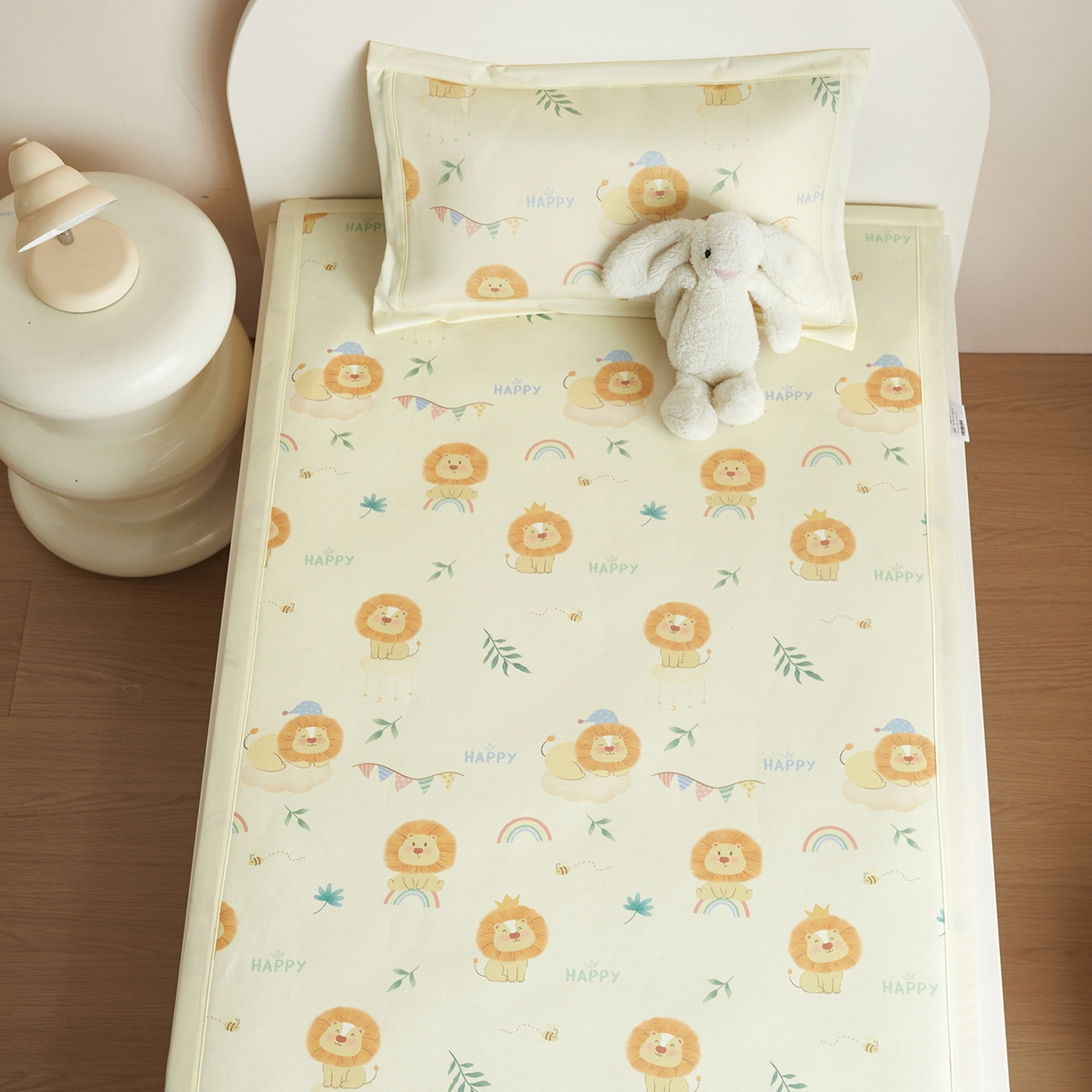 91家纺网 家纺一手货源 找家纺 荷马之梦 2026新款凉席系列-A类母婴原创卡通数码印花儿童冰丝凉席 萌狮派对