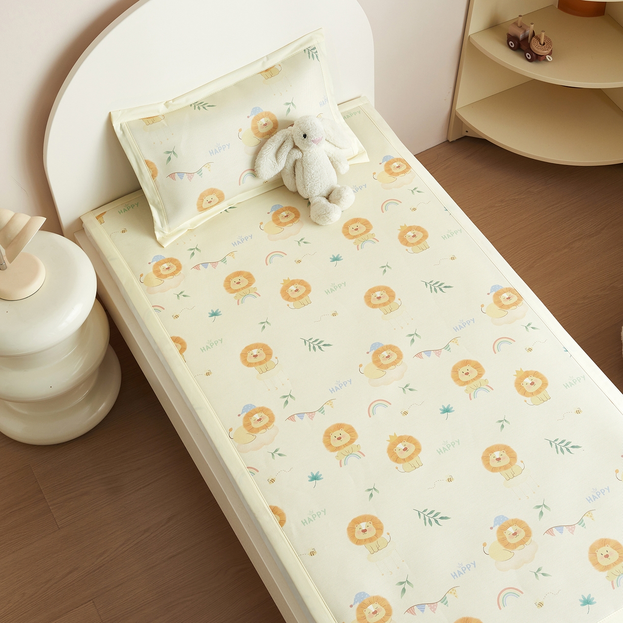 91家纺网 家纺一手货源 找家纺 荷马之梦 2026新款凉席系列-A类母婴原创卡通数码印花儿童冰丝凉席 萌狮派对