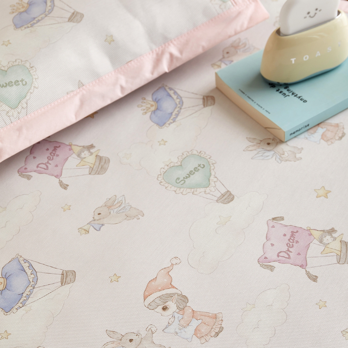 91家纺网 家纺一手货源 找家纺 荷马之梦 2026新款凉席系列-A类母婴原创卡通数码印花儿童冰丝凉席 甜屿绮梦