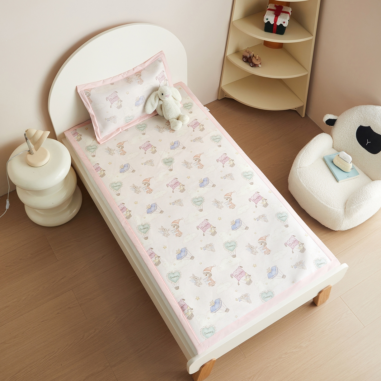 91家纺网 家纺一手货源 找家纺 荷马之梦 2026新款凉席系列-A类母婴原创卡通数码印花儿童冰丝凉席 甜屿绮梦