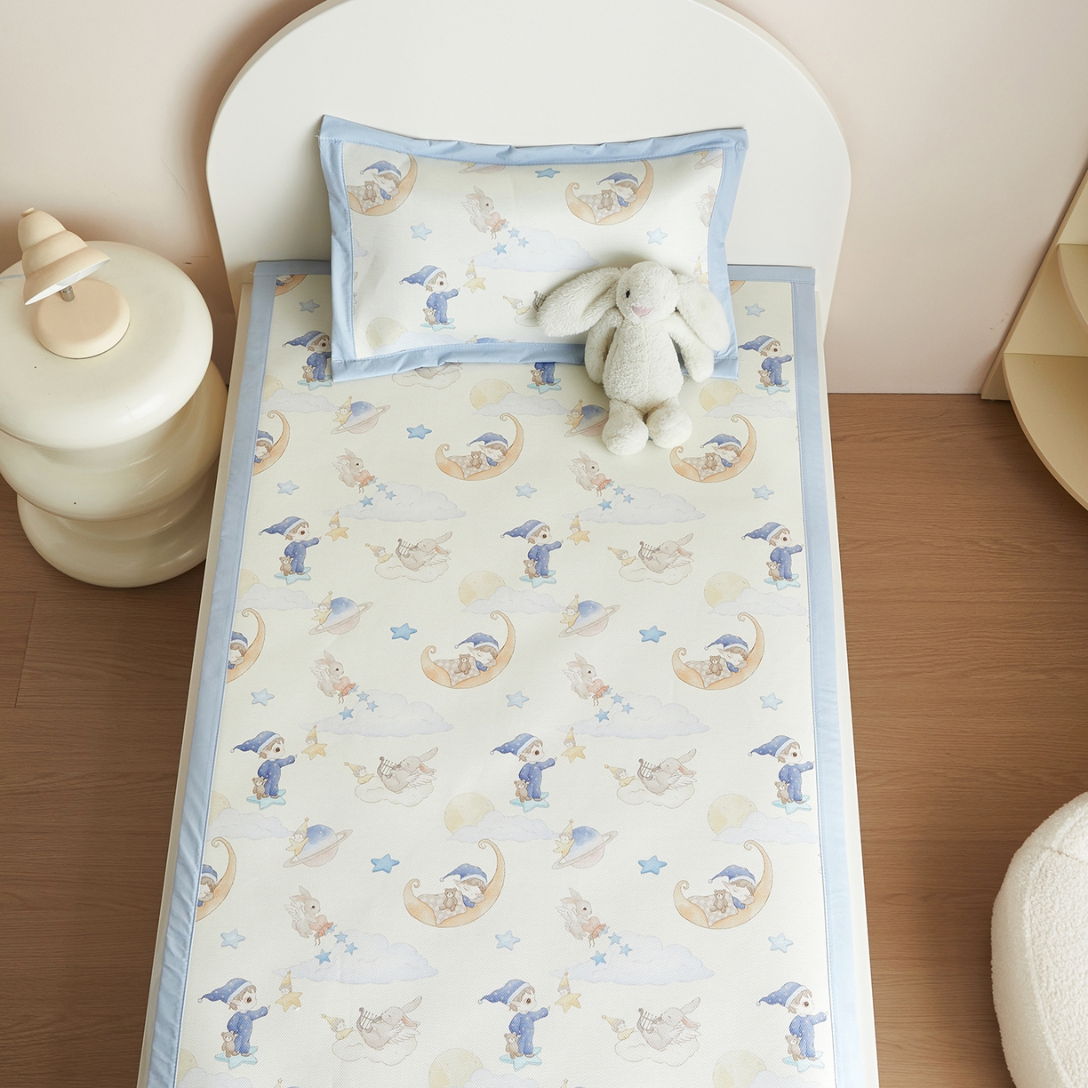 91家纺网 家纺一手货源 找家纺 荷马之梦 2026新款凉席系列-A类母婴原创卡通数码印花儿童冰丝凉席 星空游记