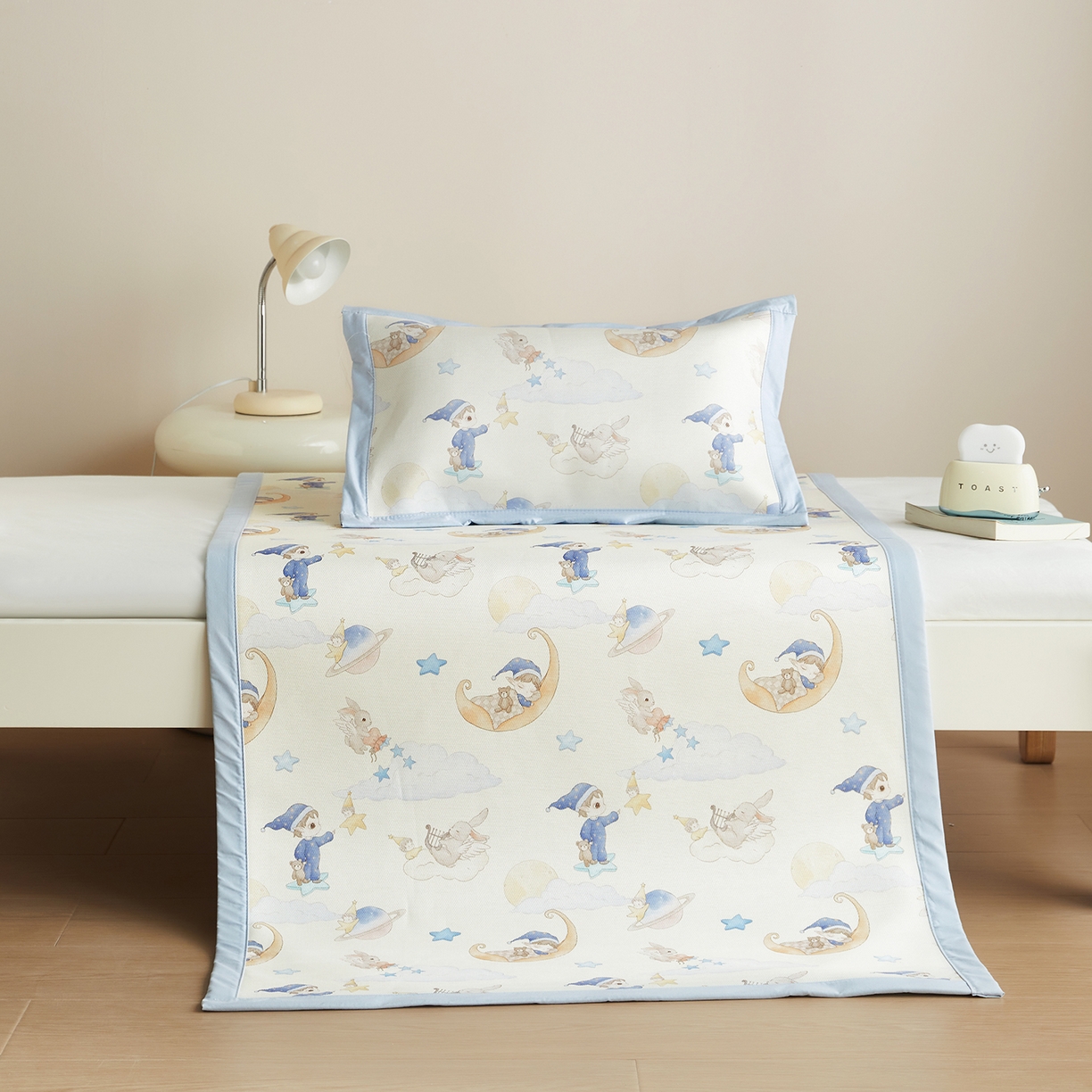 91家纺网 家纺一手货源 找家纺 荷马之梦 2026新款凉席系列-A类母婴原创卡通数码印花儿童冰丝凉席 星空游记