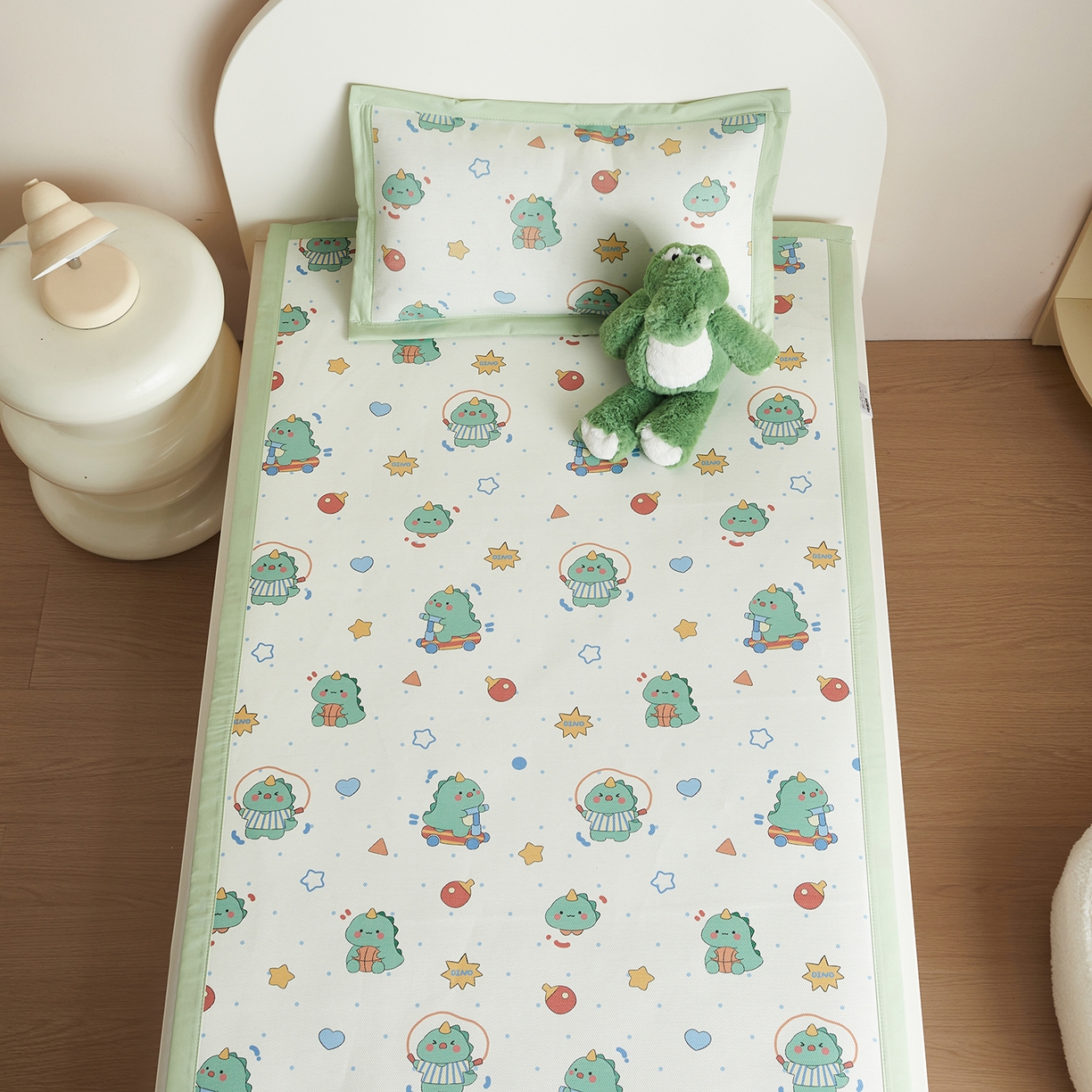 91家纺网 家纺一手货源 找家纺 荷马之梦 2026新款凉席系列-A类母婴原创卡通数码印花儿童冰丝凉席 运动恐龙