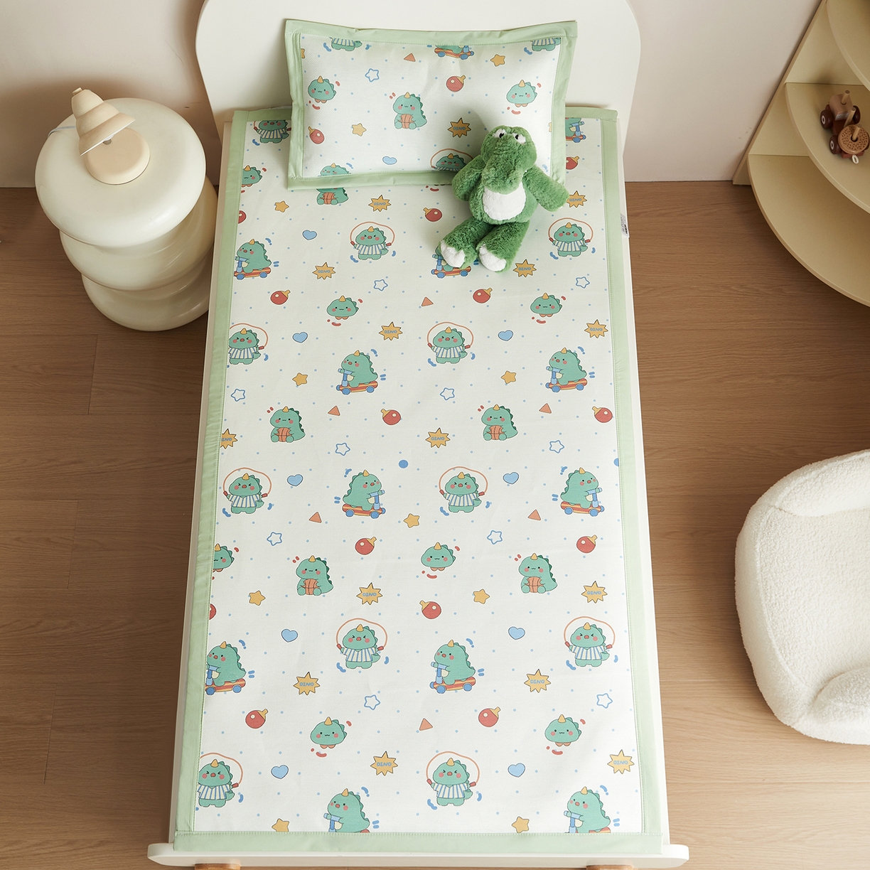 91家纺网 家纺一手货源 找家纺 荷马之梦 2026新款凉席系列-A类母婴原创卡通数码印花儿童冰丝凉席 运动恐龙