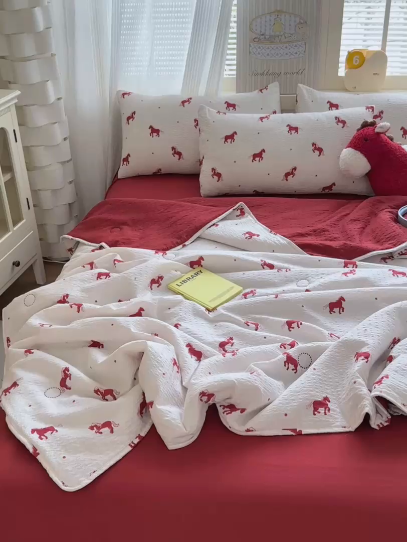 91家纺网 家纺一手货源 找家纺 （总）德比尔斯  2026新款泡芙棉夏被四件套包边款