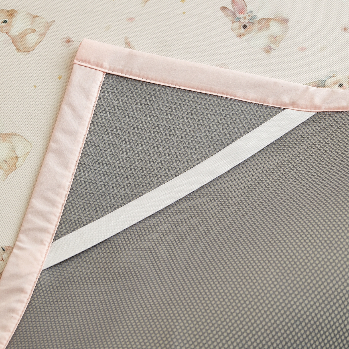 91家纺网 家纺一手货源 找家纺 荷马之梦 2026新款凉席系列-A类母婴原创卡通数码印花儿童冰丝凉席 天使小兔