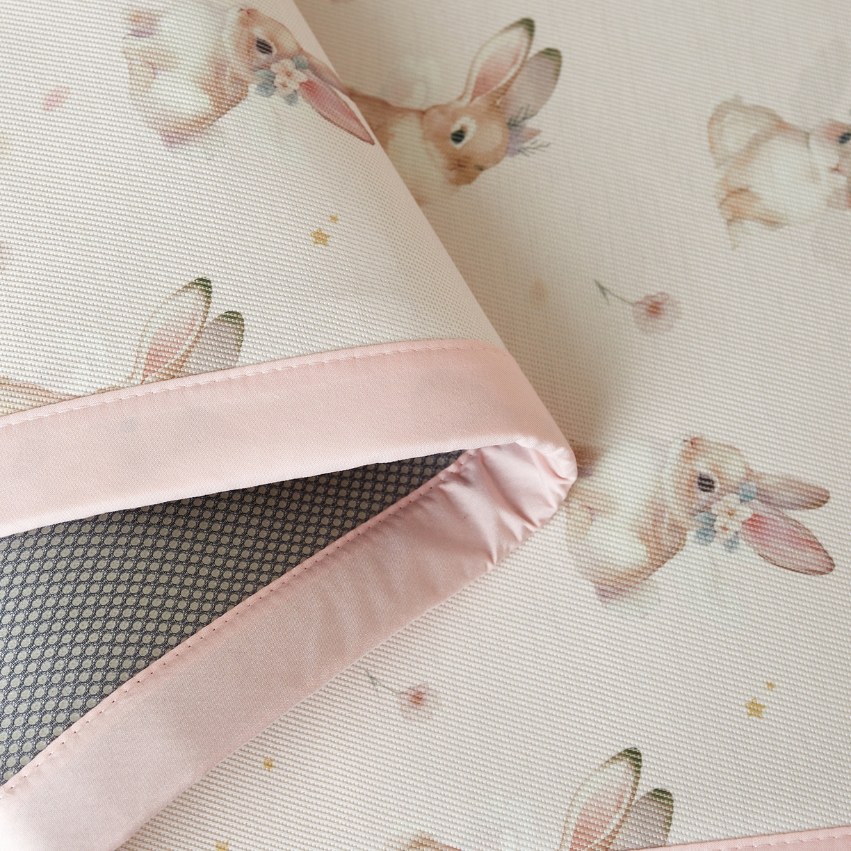 91家纺网 家纺一手货源 找家纺 荷马之梦 2026新款凉席系列-A类母婴原创卡通数码印花儿童冰丝凉席 天使小兔