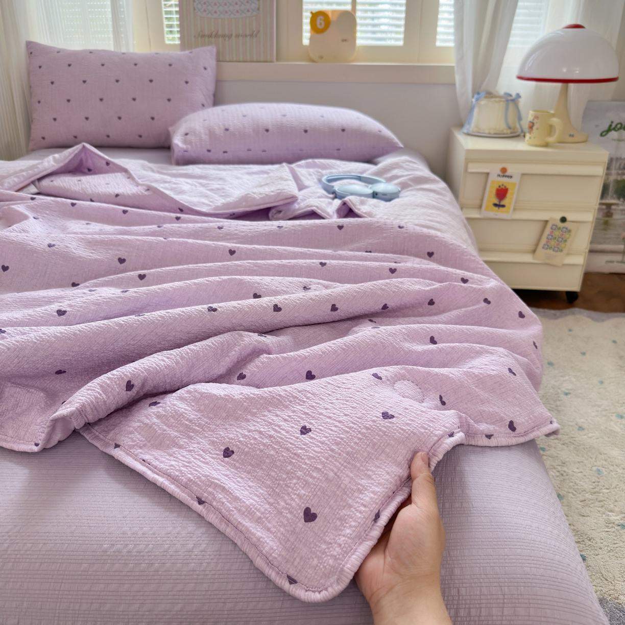 91家纺网 家纺一手货源 找家纺 德比尔斯  2026新款泡芙棉夏被四件套包边款 爱心紫