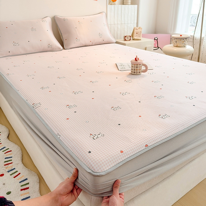 91家纺网 家纺一手货源 找家纺 小萌虎 2026新款碳光冰丝凉席床笠款拍法一 斑点狗粉