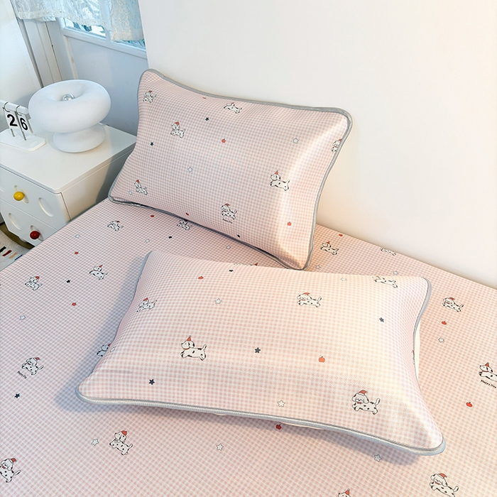 91家纺网 家纺一手货源 找家纺 小萌虎 2026新款碳光冰丝凉席床笠款拍法一 斑点狗粉