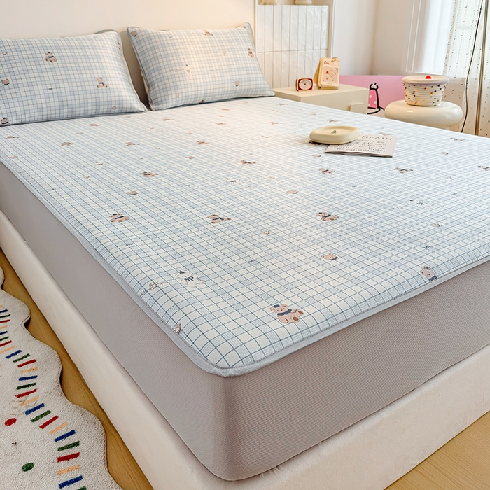 91家纺网 家纺一手货源 找家纺 小萌虎 2026新款碳光冰丝凉席床笠款拍法一 蓝格小熊