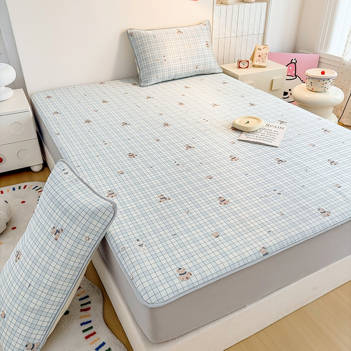 91家纺网 家纺一手货源 找家纺 小萌虎 2026新款碳光冰丝凉席床笠款拍法一 蓝格小熊