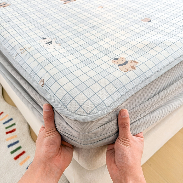 91家纺网 家纺一手货源 找家纺 小萌虎 2026新款碳光冰丝凉席床笠款拍法一 蓝格小熊