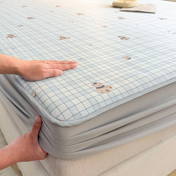 91家纺网 家纺一手货源 找家纺 小萌虎 2026新款碳光冰丝凉席床笠款拍法一 蓝格小熊