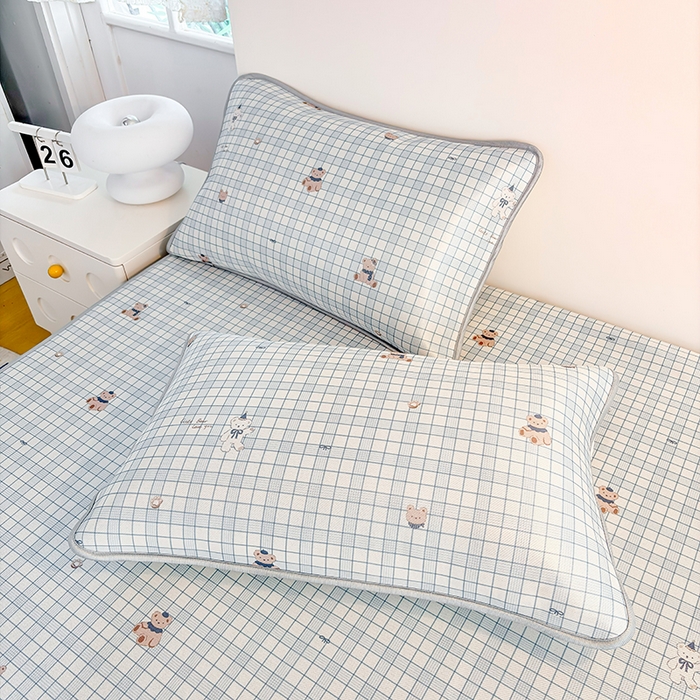 91家纺网 家纺一手货源 找家纺 小萌虎 2026新款碳光冰丝凉席床笠款拍法一 蓝格小熊