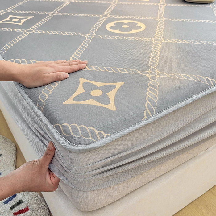 91家纺网 家纺一手货源 找家纺 小萌虎 2026新款碳光冰丝凉席床笠款拍法一 四叶草