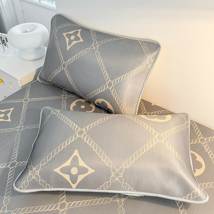 91家纺网 家纺一手货源 找家纺 小萌虎 2026新款碳光冰丝凉席床笠款拍法一 四叶草